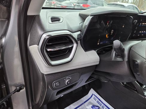 Used 2025 Chevrolet TrailBlazer LT w/ LT Cold Weather Package image 35