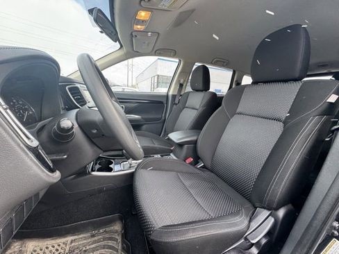Used 2019 Mitsubishi Outlander ES image 14