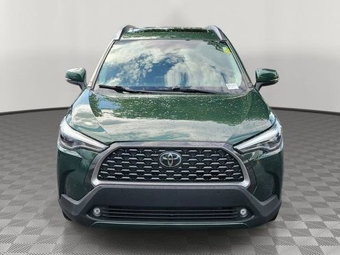 Used 2023 Toyota Corolla Cross XLE w/ Convenience Package FWD image 2