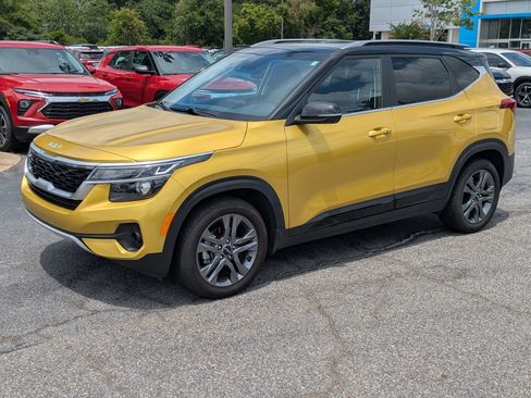 Used 2023 Kia Seltos S w/ Navigation Package FWD image 8