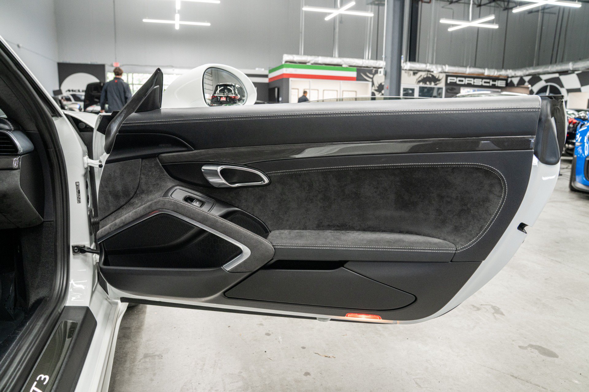 Used 2015 Porsche 911 GT3 RWD image 36
