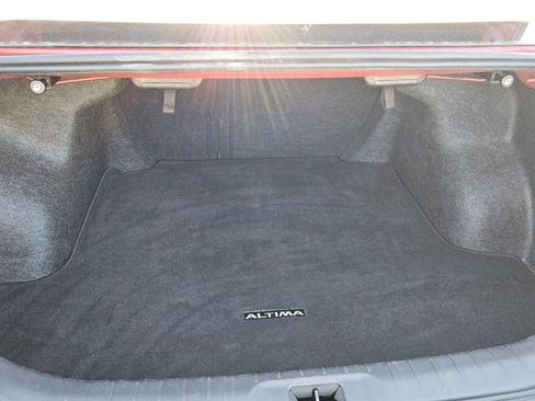 Used 2025 Nissan Altima 2.5 SV image 13