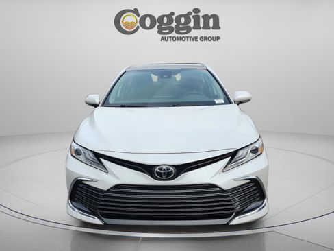 Used 2024 Toyota Camry XLE image 9