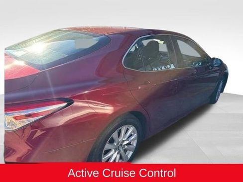 Used 2018 Toyota Camry LE image 8