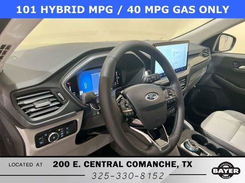 Used 2024 Ford Escape SE image 2