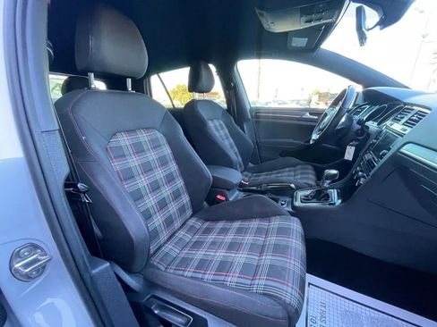 Used 2018 Volkswagen GTI SE FWD image 13