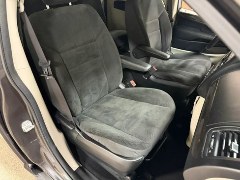 Used 2019 Dodge Grand Caravan SE w/ Rear Park Assist Package FWD image 37