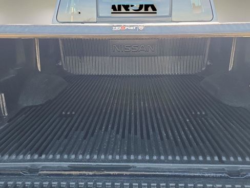 Used 2015 Nissan Titan SV w/ SV Value Truck Package image 15