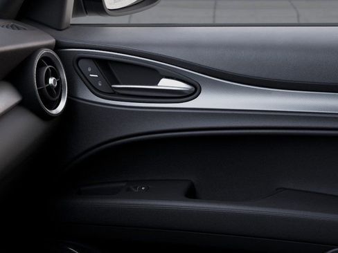 New 2026 Alfa Romeo Stelvio Sprint w/ Convenience Package image 25