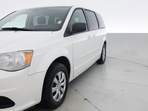 Used 2011 Dodge Grand Caravan Express FWD image 12