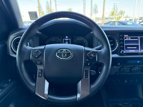 Used 2022 Toyota Tacoma TRD Sport w/ Technology Package RWD image 16