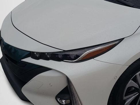 Used 2018 Toyota Prius Prime Advanced FWD image 23