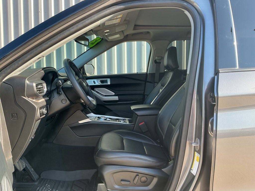 Used 2023 Ford Explorer Limited w/ Limited Technology Package AWD/4WD image 9