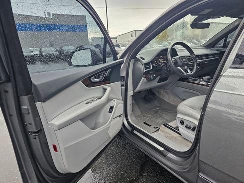 Used 2018 Audi Q7 3.0T Prestige w/ Prestige Package image 21