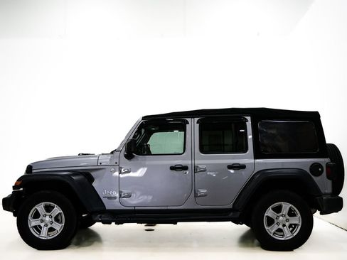 Used 2018 Jeep Wrangler Unlimited Sport image 6