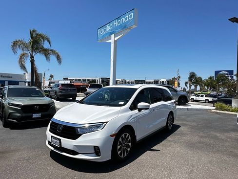Used 2024 Honda Odyssey EX-L image 2