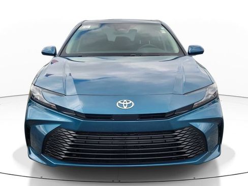 Used 2025 Toyota Camry LE FWD image 3