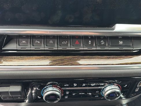 Used 2022 GMC Sierra 1500 Elevation w/ Elevation Premium Package image 18