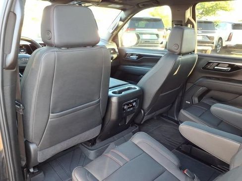 Used 2025 Chevrolet Suburban RST w/ Comfort Package AWD/4WD image 18