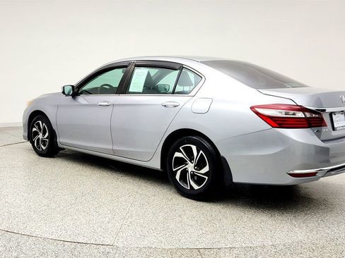 Used 2017 Honda Accord LX image 7
