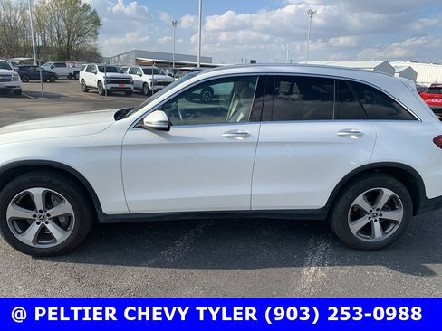 Used 2022 Mercedes-Benz GLC 300 4MATIC image 3