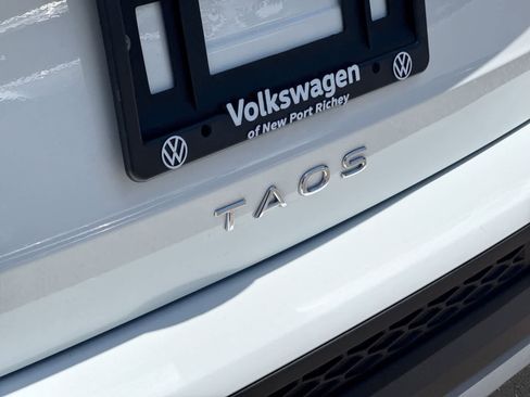 Used 2023 Volkswagen Taos SE FWD image 19