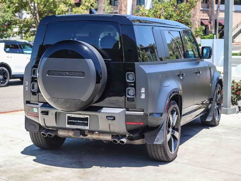 Used 2025 Land Rover Defender 110 V8 AWD/4WD image 6