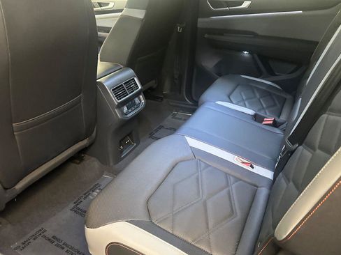New 2025 Volkswagen Atlas Peak Edition SE image 11
