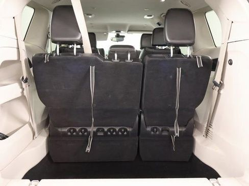 Used 2023 Chrysler Pacifica Touring-L image 27