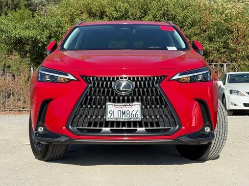 Used 2024 Lexus NX 250 FWD image 3
