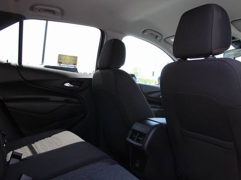 Used 2024 Chevrolet Equinox LT FWD image 19