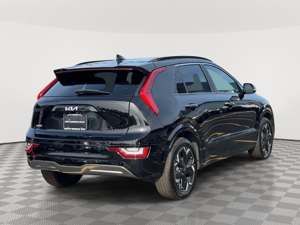 Certified 2025 Kia Niro Wave w/ Wave Preserve Package FWD image 5