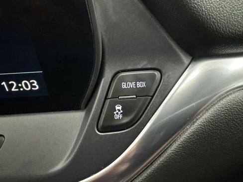 Used 2024 Chevrolet Blazer LT FWD image 17