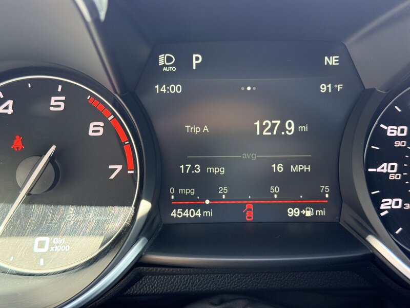 Used 2018 Alfa Romeo Giulia AWD image 14