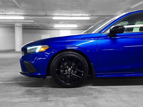 Used 2023 Honda Civic Sport image 16