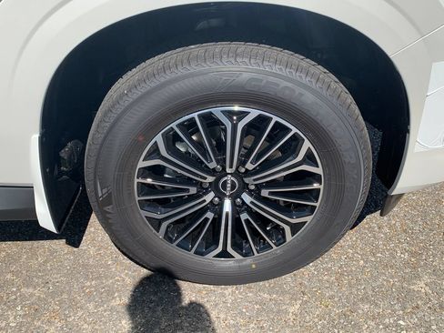New 2026 Nissan Armada SL w/ Captain's Chari Seat Package RWD image 3