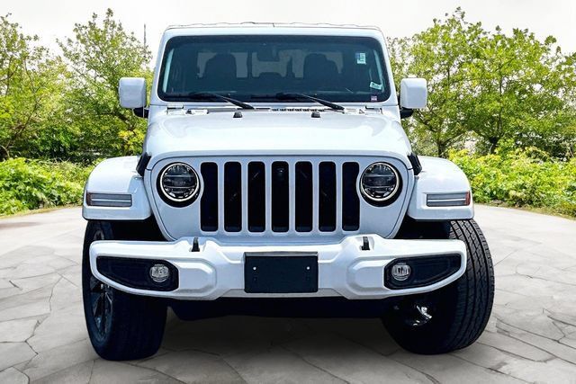 Used 2021 Jeep Gladiator Overland AWD/4WD image 3