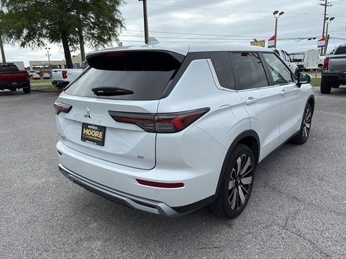 Used 2025 Mitsubishi Outlander SE FWD image 5