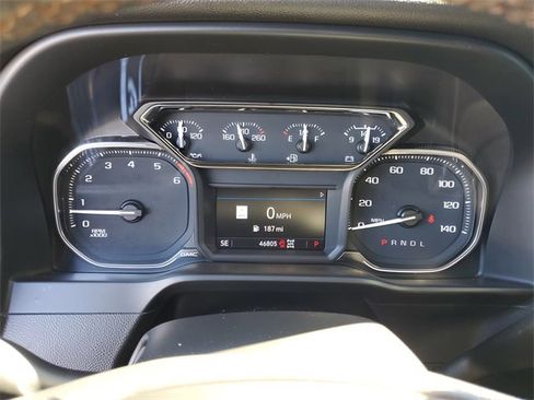 Used 2021 GMC Sierra 1500 AT4 w/ AT4 Preferred Package image 18