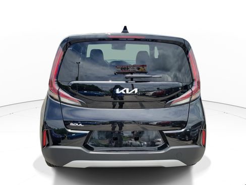 Certified 2025 Kia Soul LX w/ LX Technology Package FWD image 5