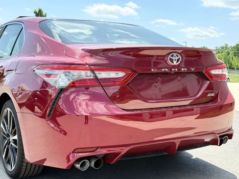 Used 2018 Toyota Camry XSE FWD image 5