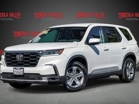 Used 2025 Honda Pilot EX-L image 3