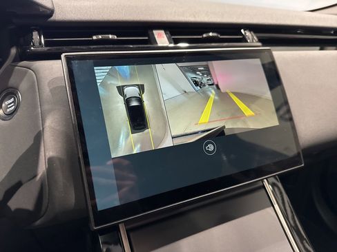 Used 2024 Land Rover Range Rover Velar Dynamic SE image 21