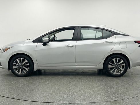 Used 2025 Nissan Versa SV FWD image 5