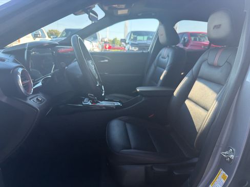 Used 2025 Chevrolet Trax RS w/ Sunroof Package FWD image 14