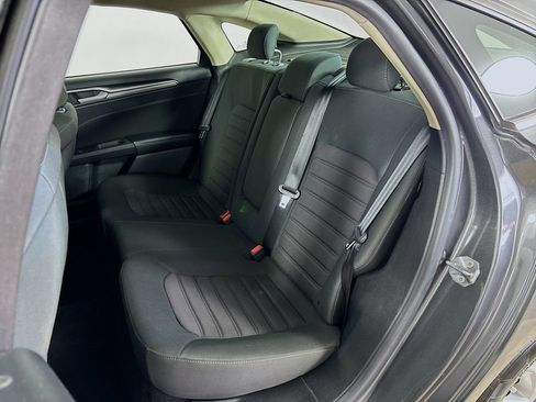 Used 2020 Ford Fusion SE FWD image 20