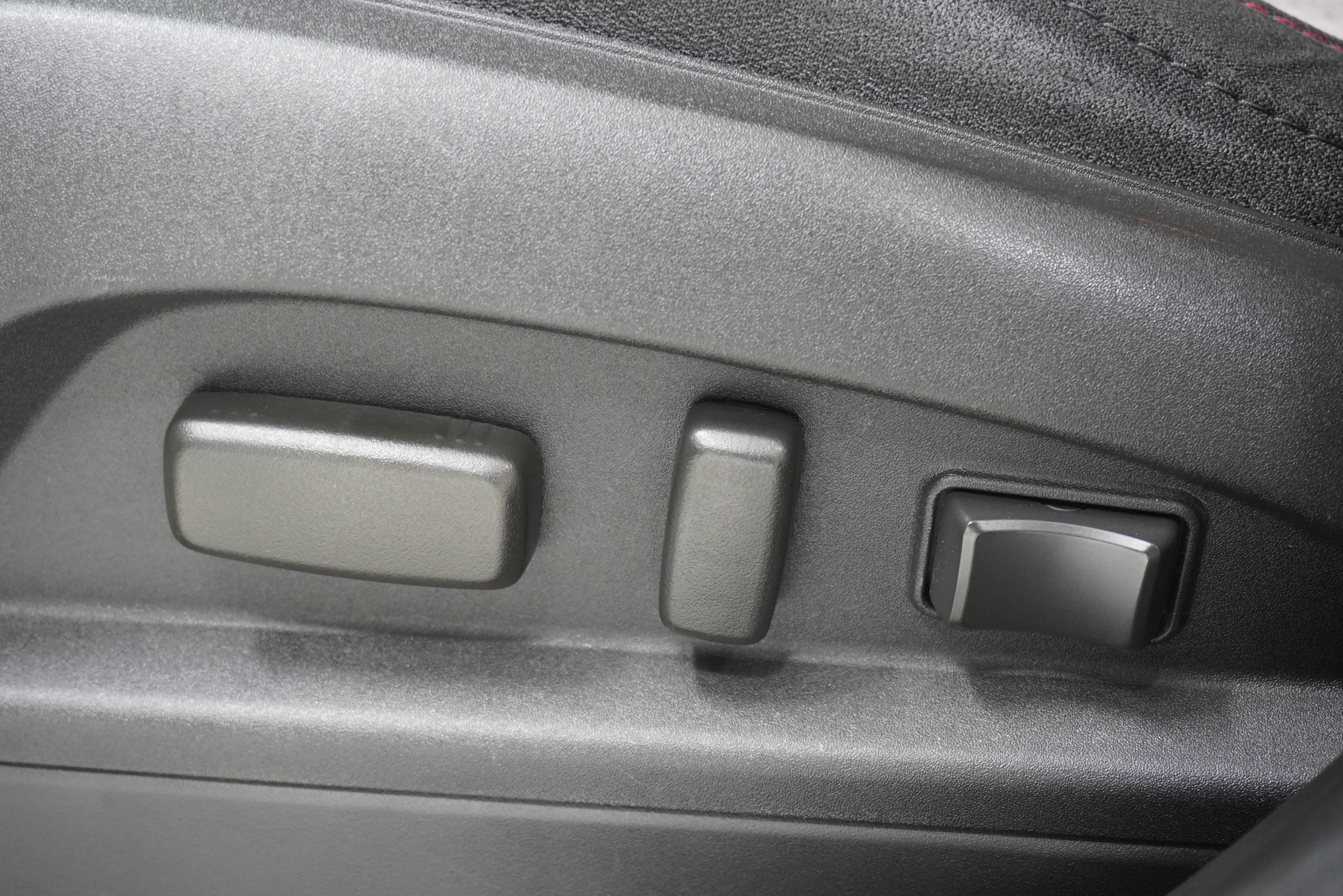 Used 2010 Chevrolet Equinox LT FWD image 15