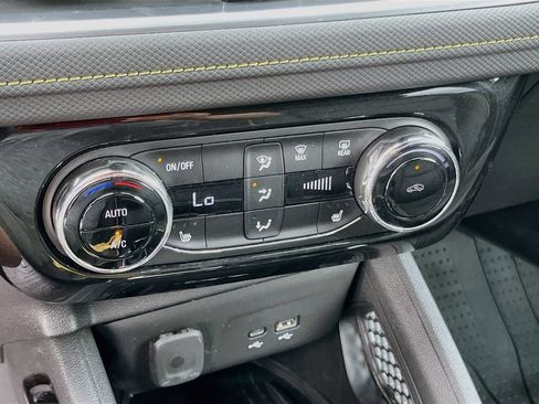 Used 2025 Chevrolet TrailBlazer ACTIV w/ Convenience Package FWD image 15