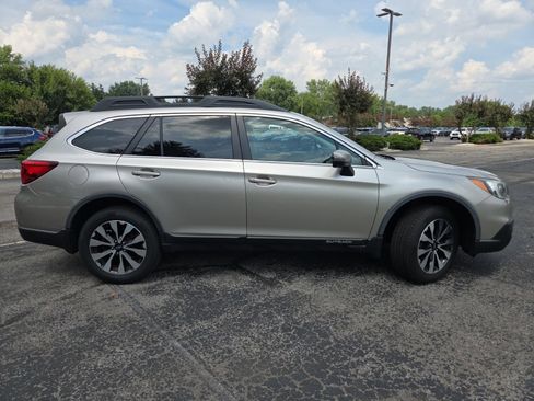 Used 2016 Subaru Outback 2.5i Limited AWD/4WD image 2