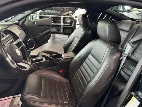 Used 2010 Ford Mustang GT RWD image 10